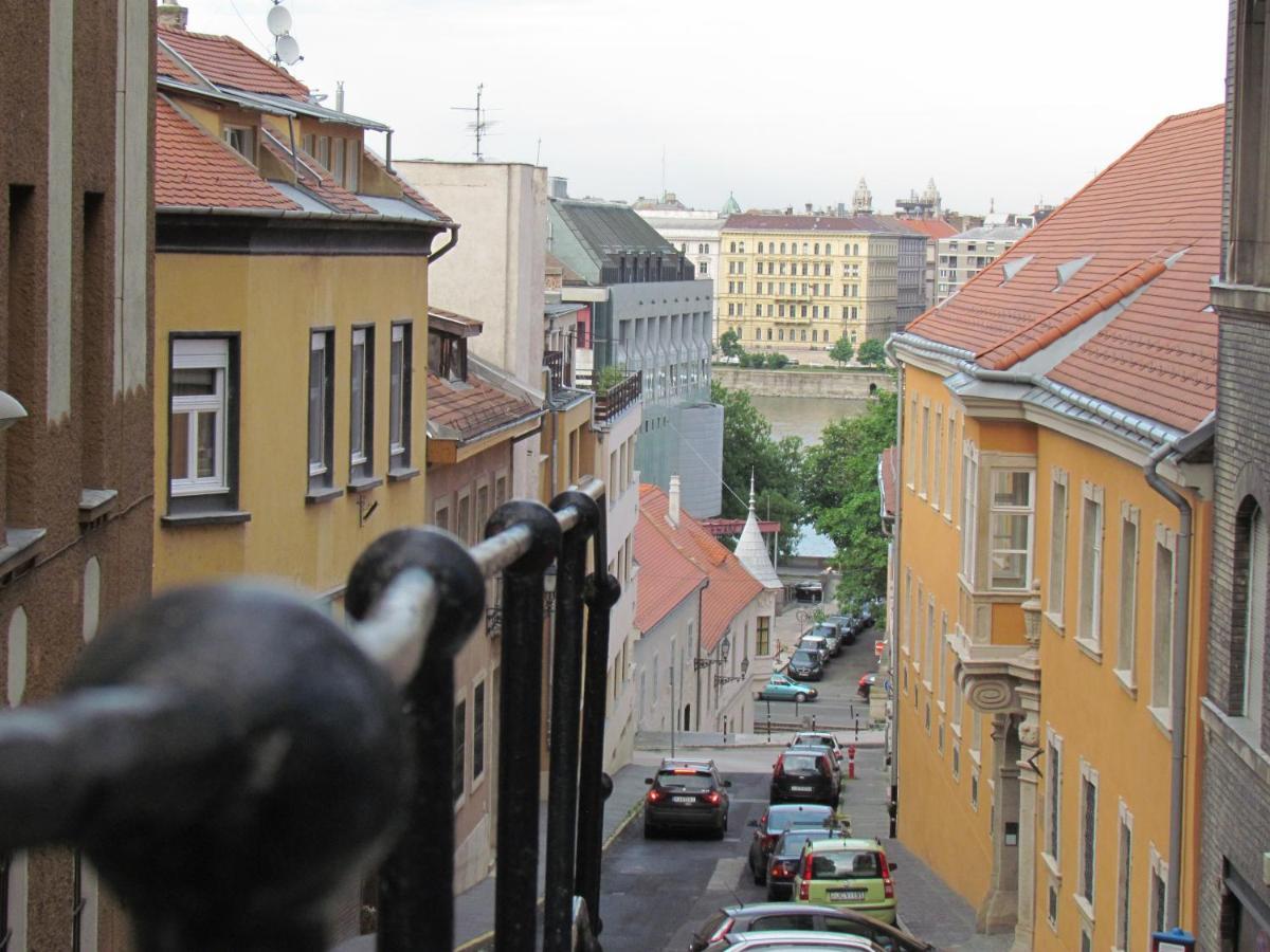 Sunny Studio At The Castle Budapest Exterior photo